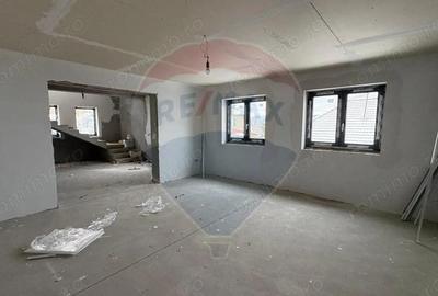 Casă cu 2 camere cu Teren 822 Mp în Central - 15