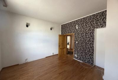 Casă cu Teren 200 Mp în Central - 5