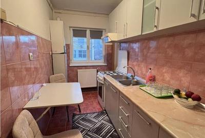 Apartament cu 2 camere decomandat, mobilat în Vasile Aaron - 2