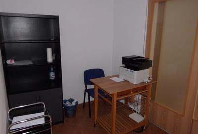 Birou, de 30 mp, în Central - 11