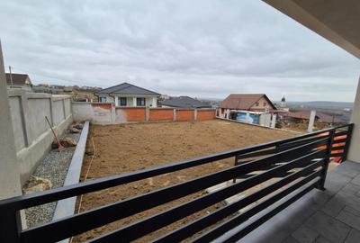 Casa cu curte mare ?i spa?iu verde, zona linistita, Paleu. - 4