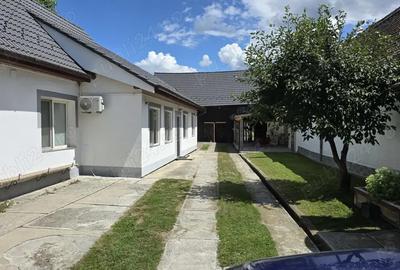 Casă cu 7 camere cu Teren 1300 Mp în Cristian - 1