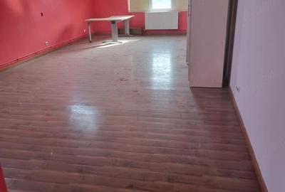 Spațiu comercial, de 10,000 mp, în Central - 1