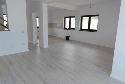 Casă individuală cu 4 camere cu Canalizare în Sânpetru - 3