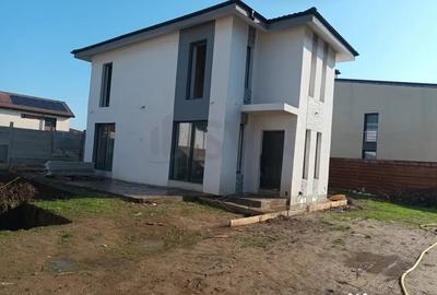 Casă cu 4 camere cu Teren 400 Mp în Central - 3