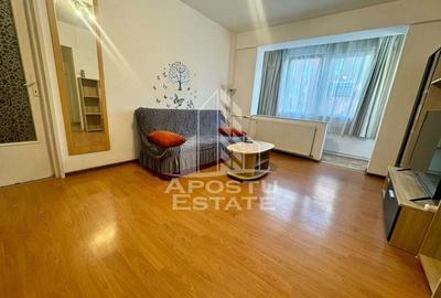 Apartament cu 2 camere semidecomandat, mobilat în UMT - 1
