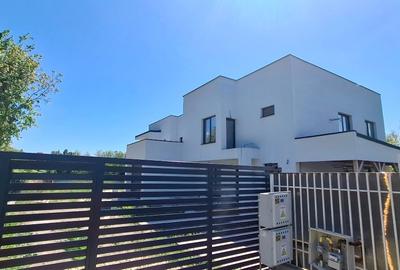 Proprietar, vând vilă pe malul lacului Corbeanca, deschidere 58 m - 4