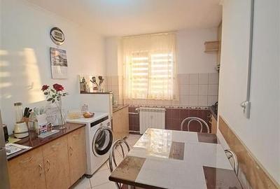Apartament cu 3 camere decomandat în Rogerius