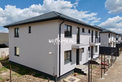 Duplex cu 4 camere cu Canalizare în Tărlungeni - 3