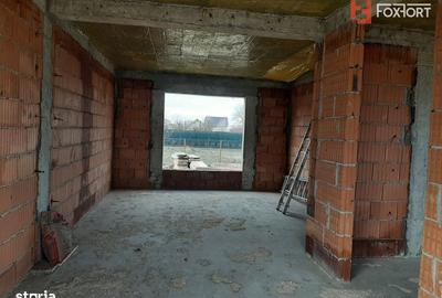 Casă cu 4 camere în Ghiroda