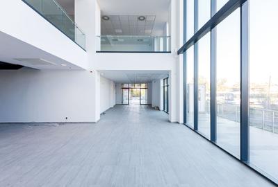 Birou, de 1,028 mp, în Complex Studențesc - 4