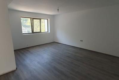 Casă cu Teren 1000 Mp în Merei - 1