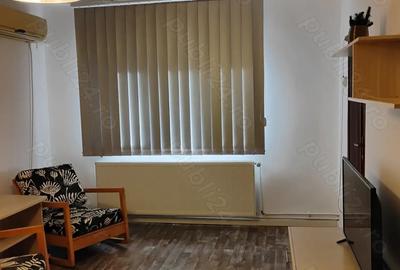 Inchiriez apartament cu 2 camere decomandat etaj 1 - 1