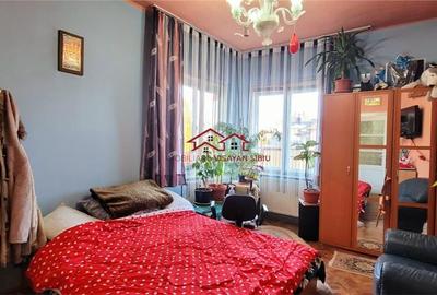 Casă cu 6 camere cu Canalizare în Central - 5