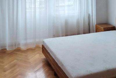 3 camere, situat la etajul 1 al unui imobil din zona 13 Decembrie Faget - 5