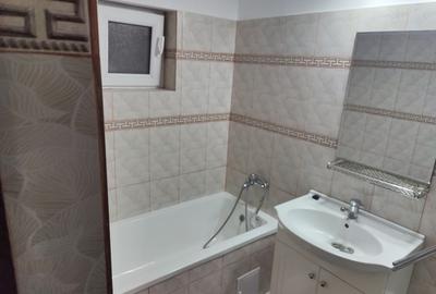 Apartament cu 2 camere decomandat în Km 4-5 - 2