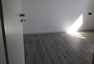 Casă cu 4 camere cu Teren 302 Mp în Plopi - 3