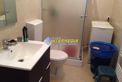 Casă individuală cu 4 camere cu Canalizare în Central - 1