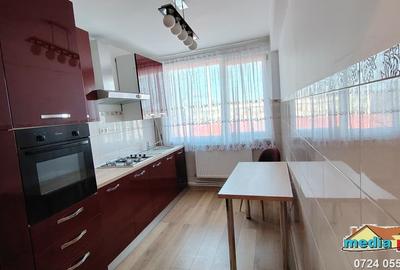 Apartament cu 3 camere semidecomandat în Micro 16 - 1