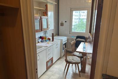 Vânzare apartament 4 camere decomandat - 2