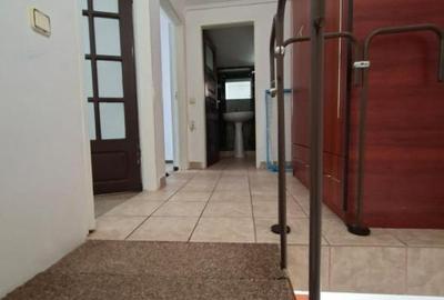 Casa/Ap.3 camere, P 1, Podul Grand la 650 euro - 1