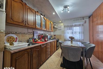 Apartament cu 3 camere decomandat în Piața Centrală - 4