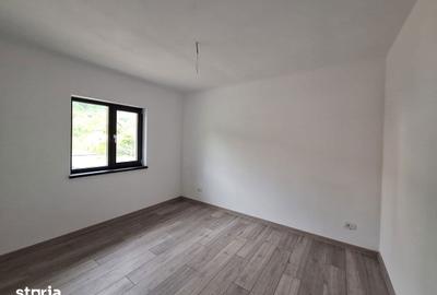 Casă cu 4 camere cu Teren 400 Mp în Hemeiuș - 5