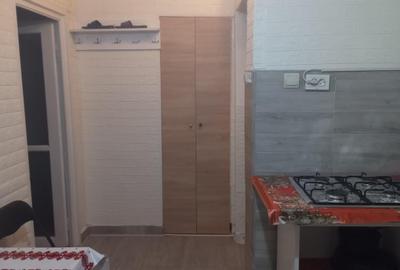 Apartament de vânzare - 4