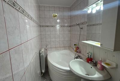 Apartament  2 camere -Zona Sud -  etaj 1 - 55 mp - 65000 euro  negociabil Apartament  2 camere -Zona Sud -  etaj 1 - 55 mp - 65000 euro  negociabil - 7