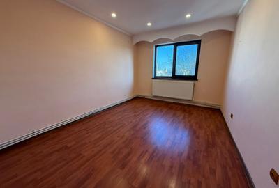 Apartament cu 3 camere semidecomandat în Vest - 7