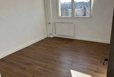 Apartament cu 3 camere decomandat în Tineretului - 1