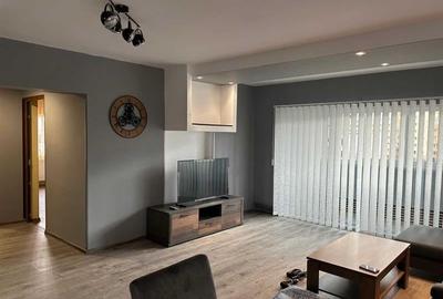 Apartament cu 4 camere decomandat, mobilat în Centrul Civic