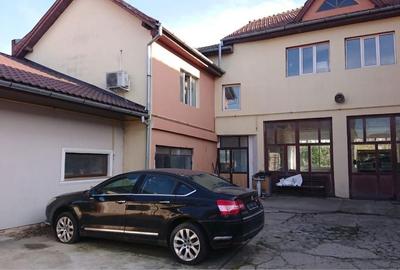 Casă cu 4 camere în Central - 2