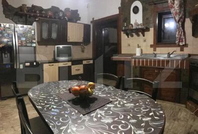Casă cu 5 camere cu Teren 3000 Mp în Central