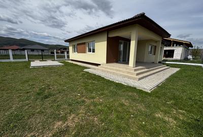 Casă individuală cu 4 camere cu Canalizare în Micești - 4