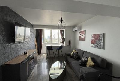 Apartament cu 3 camere semidecomandat, mobilat în Ștefan cel Mare