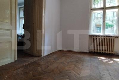 Casa istorica, 2 apartamnte, curte proprie- posibilitati multiple, zona Balcescu - 10