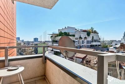Apartament cu 3 camere decomandat în Victoriei