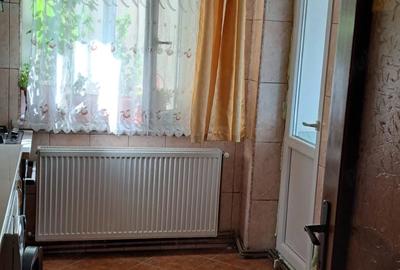 Apartament cu 3 camere decomandat în 1 Mai - 5