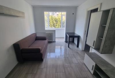 Apartament cu 2 camere semidecomandat în Km 4-5