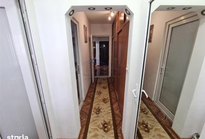 Apartament cu 3 camere decomandat în Obcini