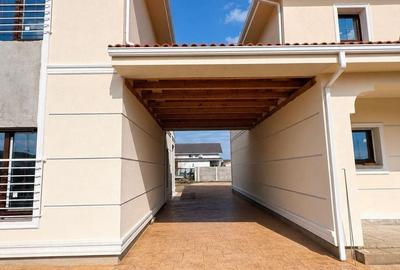 Duplex cu 5 camere cu Canalizare în Moșnița Nouă - 2