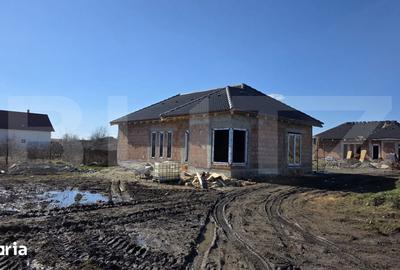 Casă cu 3 camere cu Teren 500 Mp în Unirea - 4