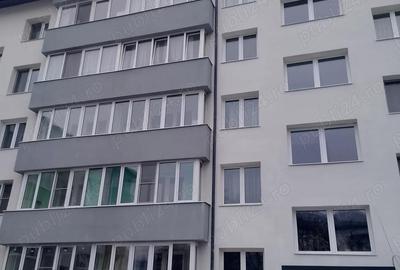 Apartament cu 3 camere decomandat în Central - 2