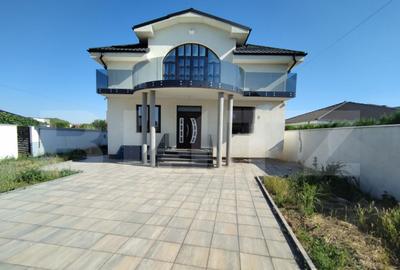Casa noua, zona Steaua Nordului, 233 mp utili, 489 mp teren