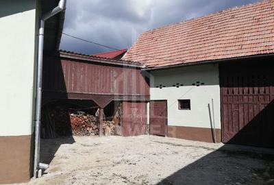 Casă tradițională de vânzare în Fântânele- vedere superba spre munti - 14