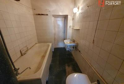 Apartament cu 3 camere decomandat în P-ța Maria