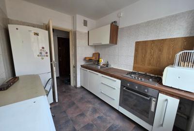 Apartament cu 2 camere de inchiriat in zona Brancoveanu metrou - 1