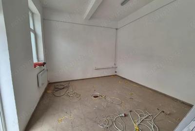 Spațiu comercial, de 240 mp, în Micro IV - 1