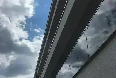 Apartament cu 3 camere decomandat în Băneasa